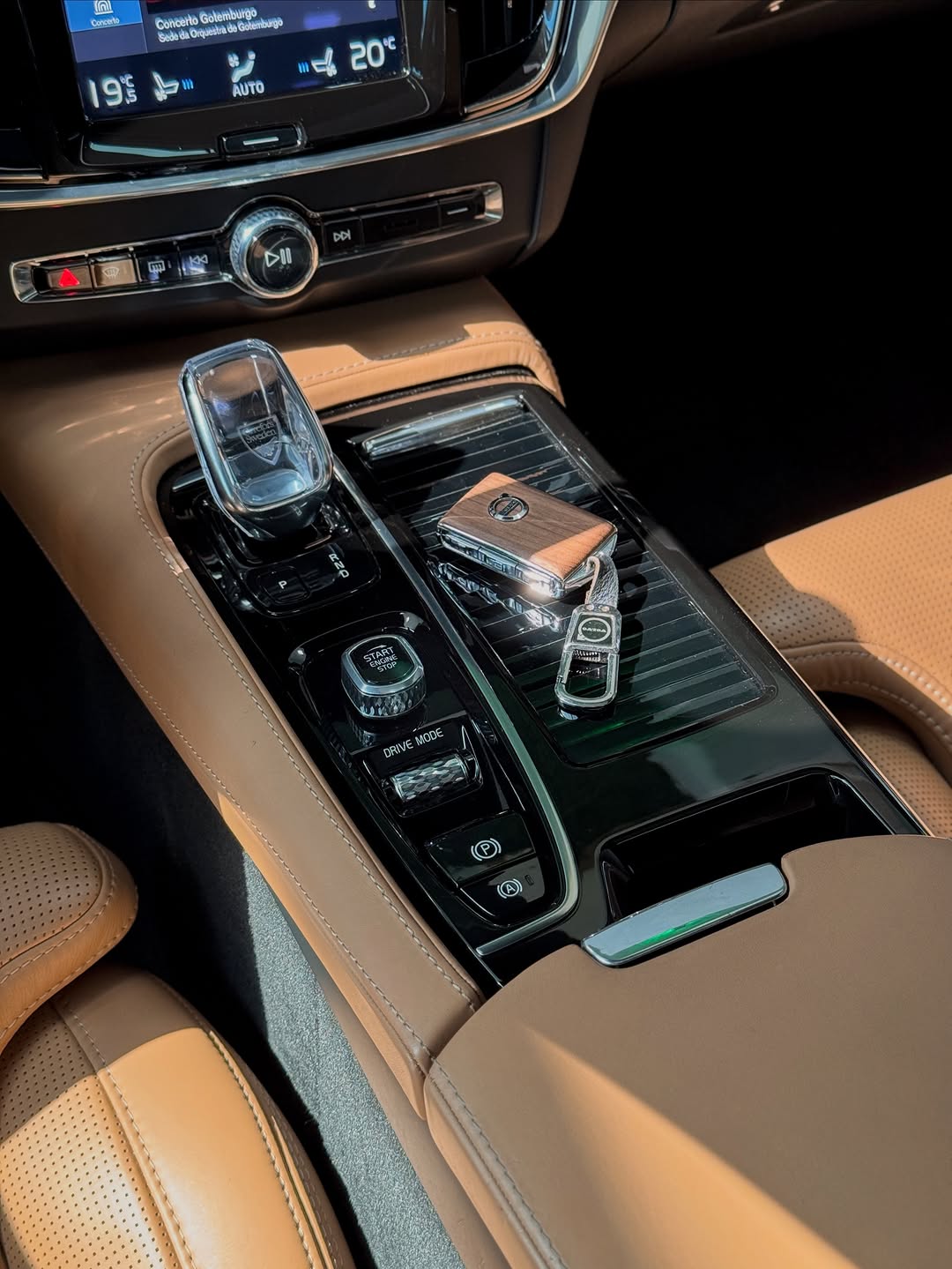 VOLVO S90 T8 - Imagem 17