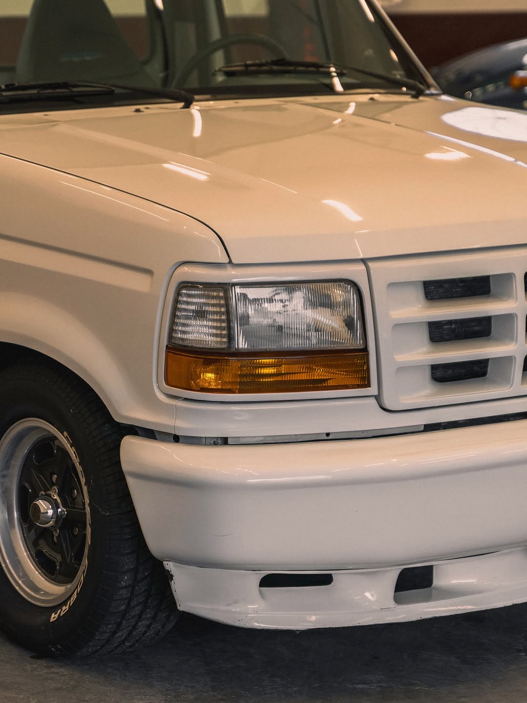 FORD F1000 LIGHTINING - Imagem 2