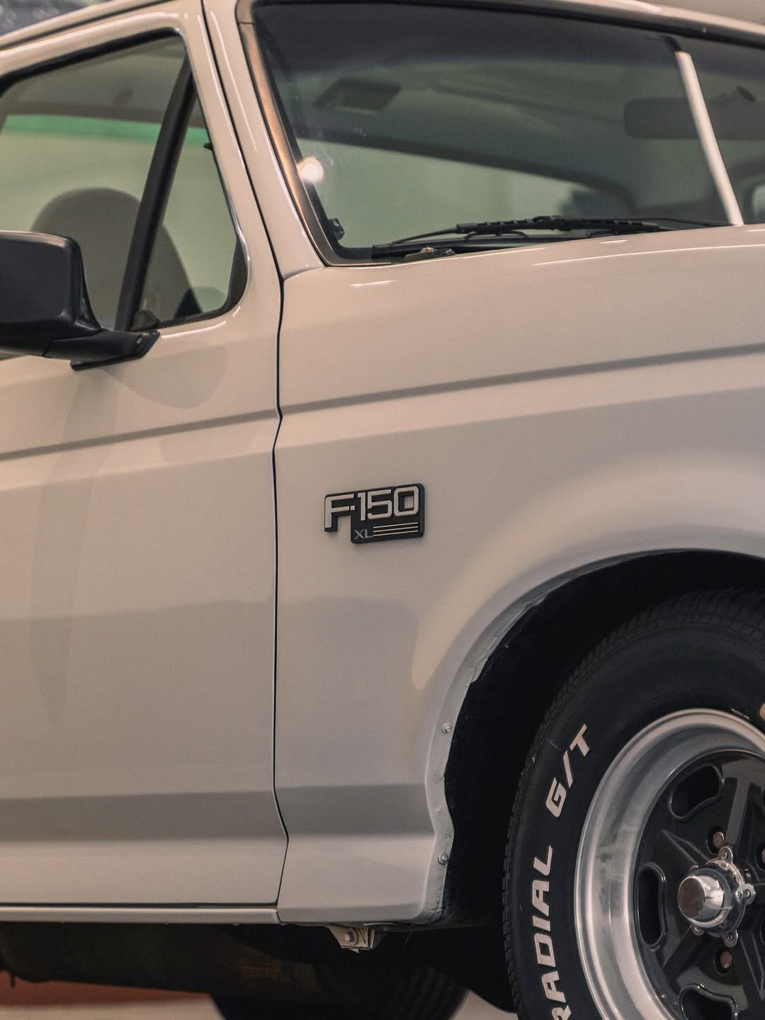 FORD F1000 LIGHTINING - Imagem 19
