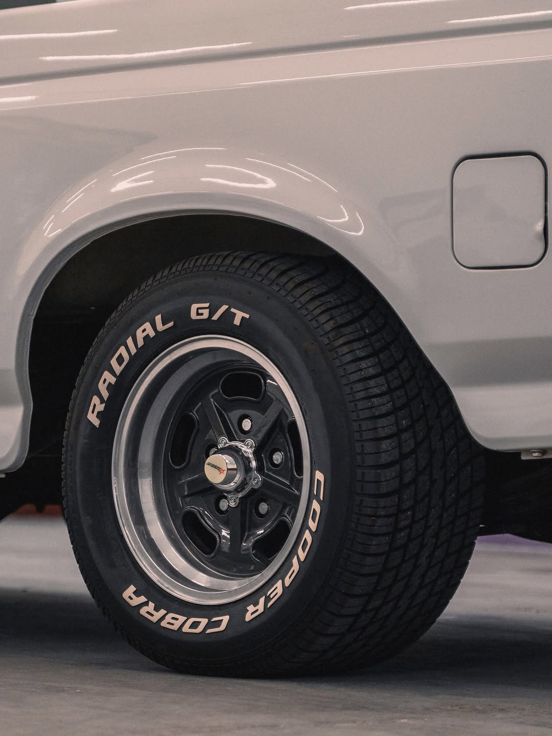 FORD F1000 LIGHTINING - Imagem 5
