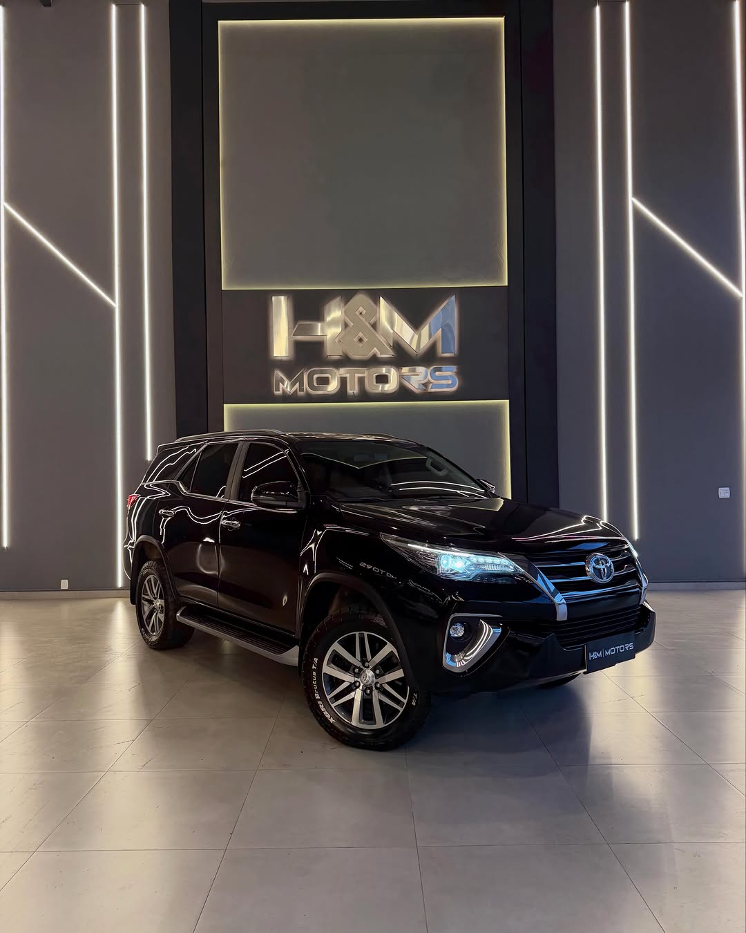TOYOTA HILUX SW4 SRX - Imagem 1