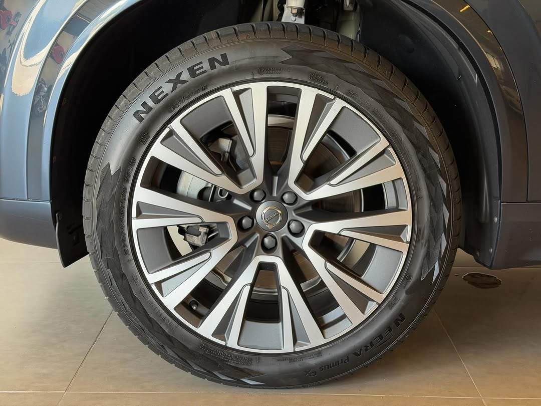 VOLVO XC90 T6 MOMENTUM - Imagem 13