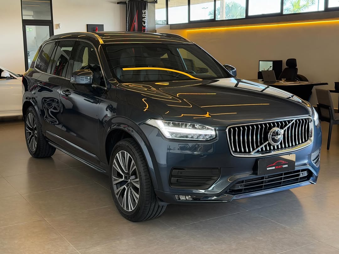 VOLVO XC90 T6 MOMENTUM - Imagem 3