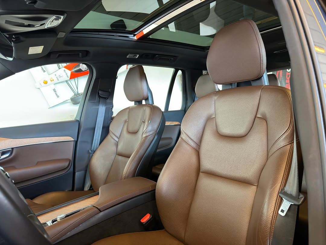 VOLVO XC90 T6 MOMENTUM - Imagem 7