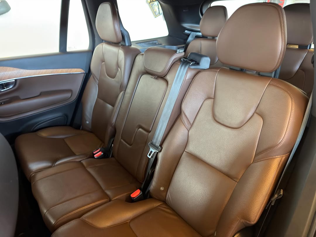 VOLVO XC90 T6 MOMENTUM - Imagem 8