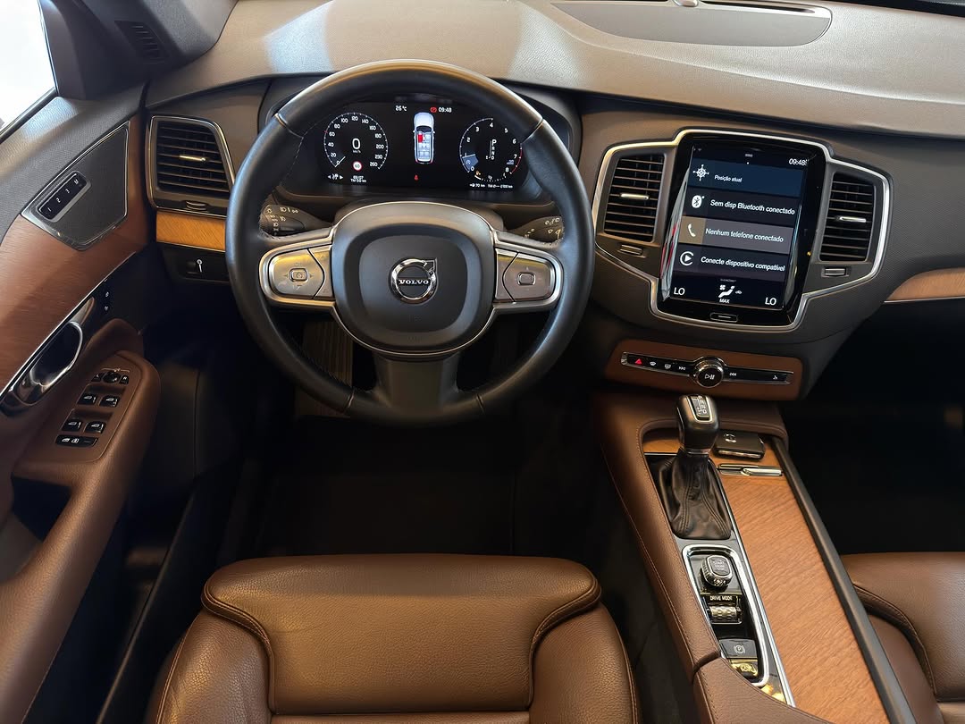 VOLVO XC90 T6 MOMENTUM - Imagem 10