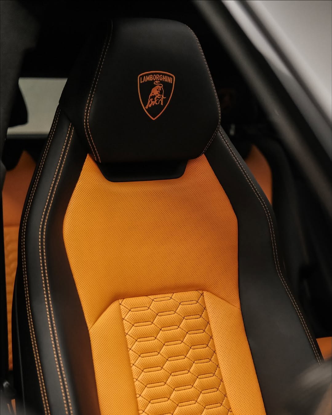 LAMBORGHINI URUS - Imagem 6