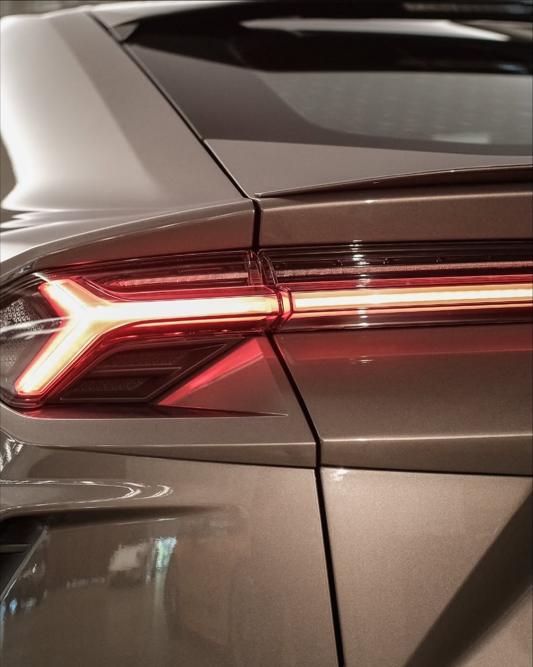 LAMBORGHINI URUS - Imagem 7
