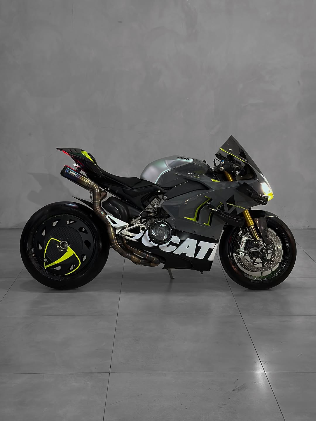 DUCATI PANIGALE V4 S - Imagem 1