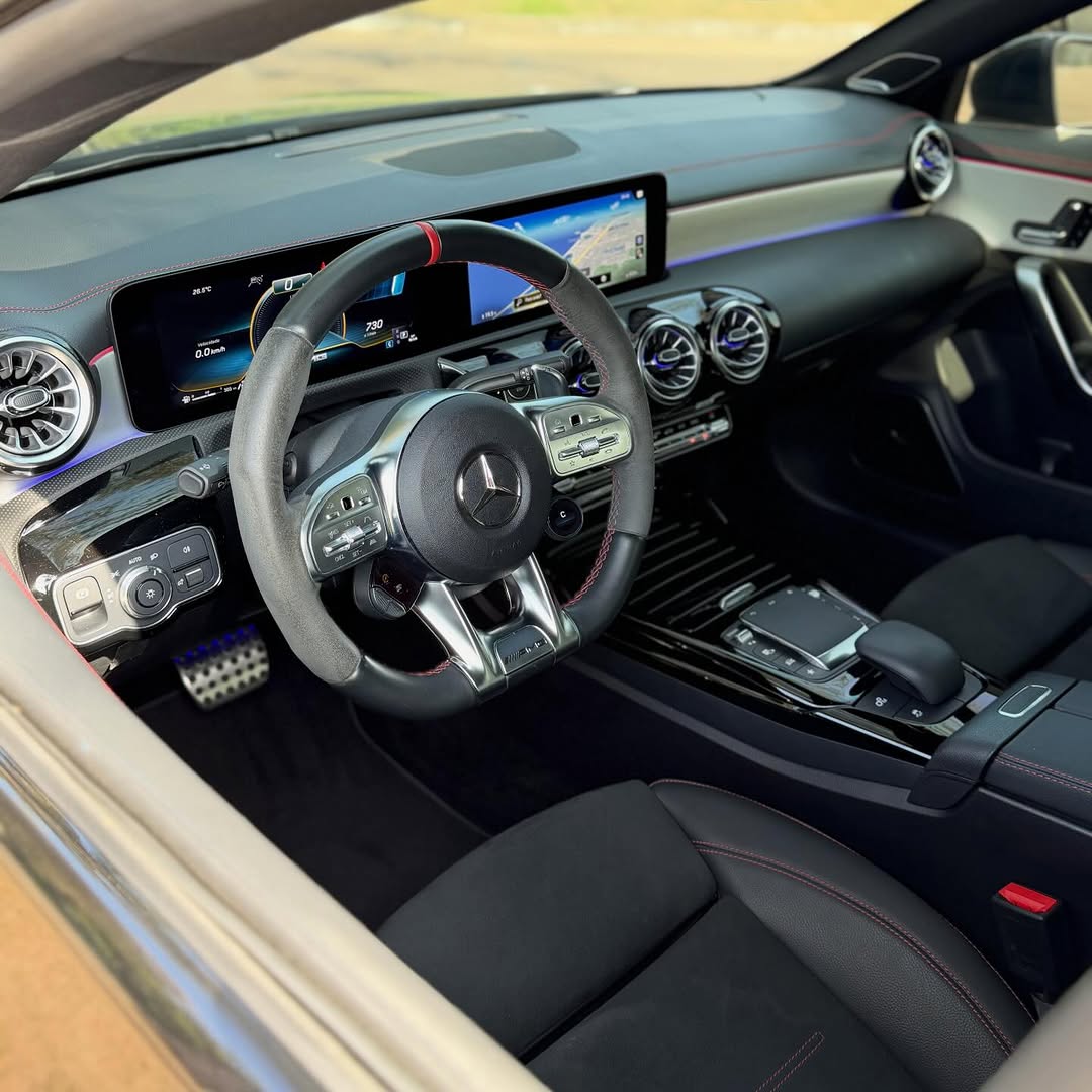 MERCEDES-BENZ CLA 45S AMG - Imagem 6