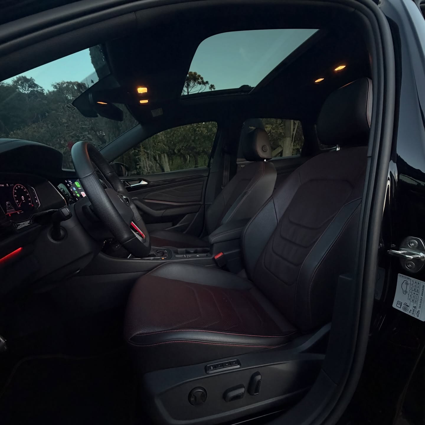 VOLKSWAGEN JETTA GLI - Imagem 6