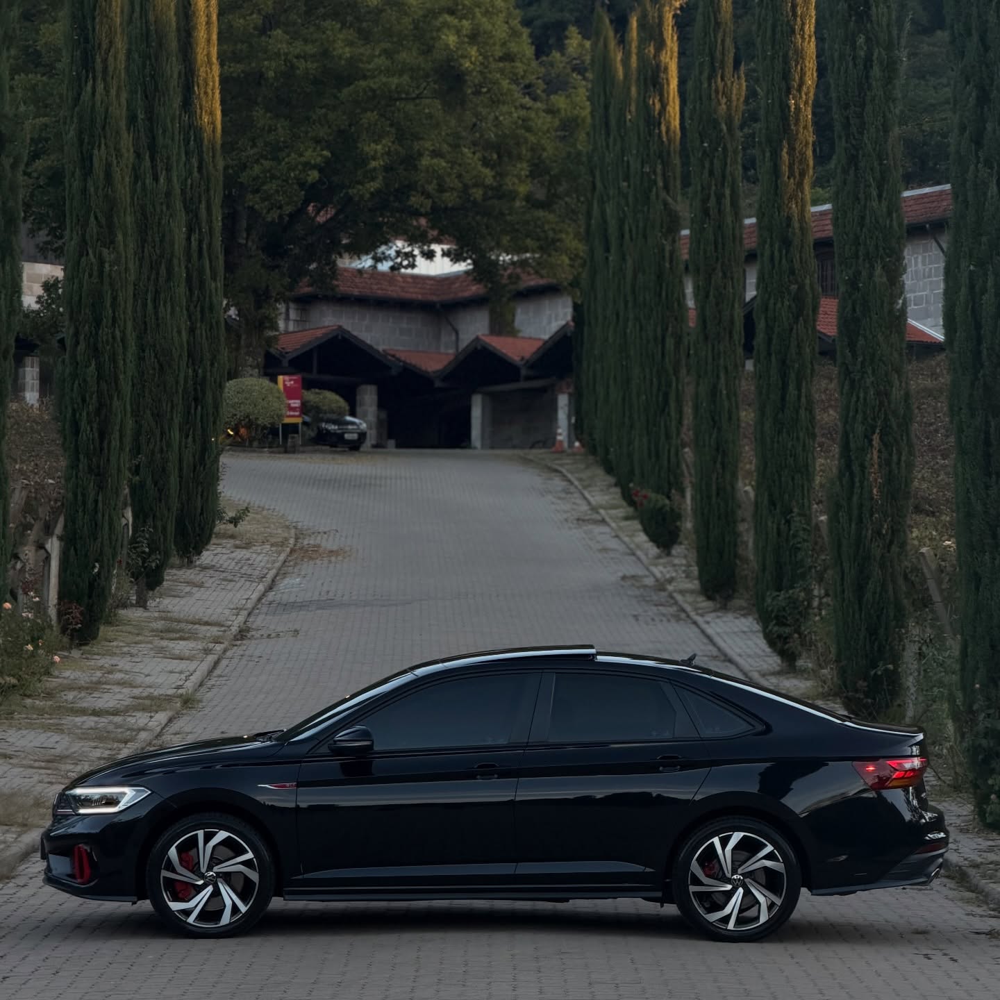 VOLKSWAGEN JETTA GLI - Imagem 9