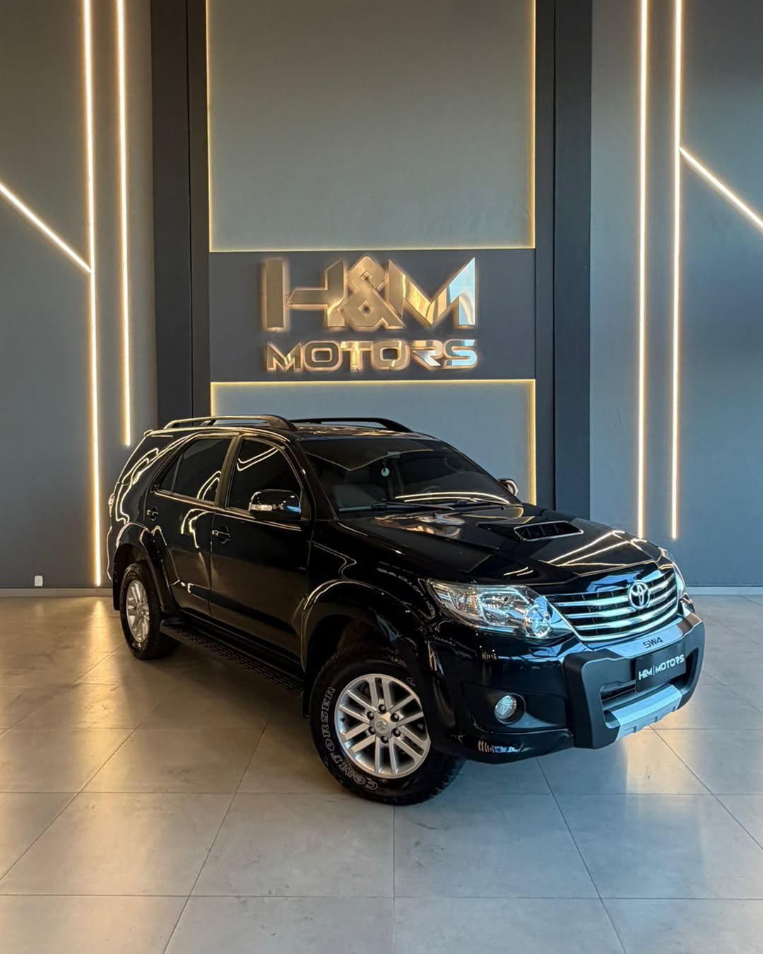 TOYOTA HILUX SW4 SRV 4X4 AUTOMÁTICA DIESEL - Imagem 1