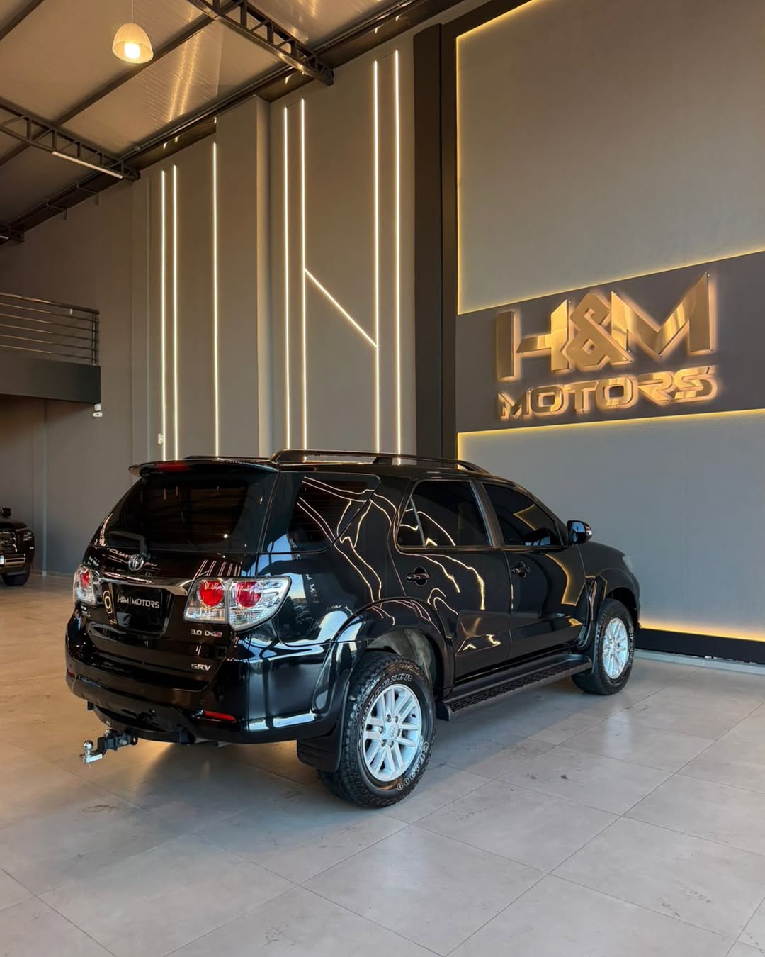 TOYOTA HILUX SW4 SRV 4X4 AUTOMÁTICA DIESEL - Imagem 2