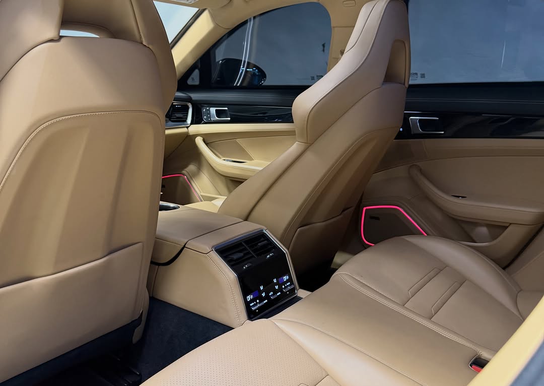 PORSCHE PANAMERA 4S - Imagem 13