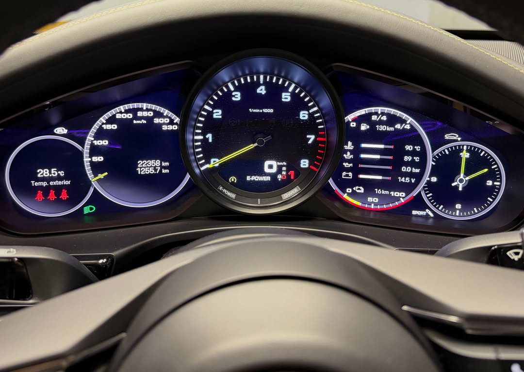 PORSCHE PANAMERA 4S - Imagem 9