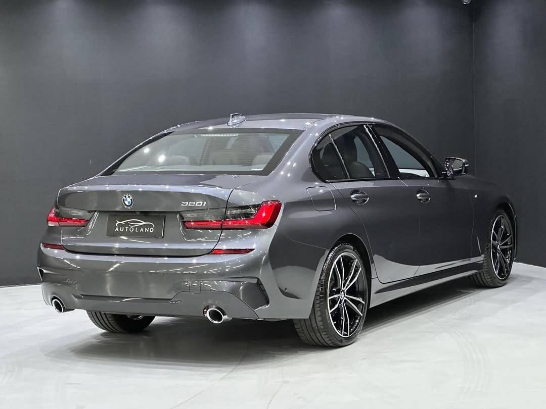 BMW 320I M SPORT - Imagem 4