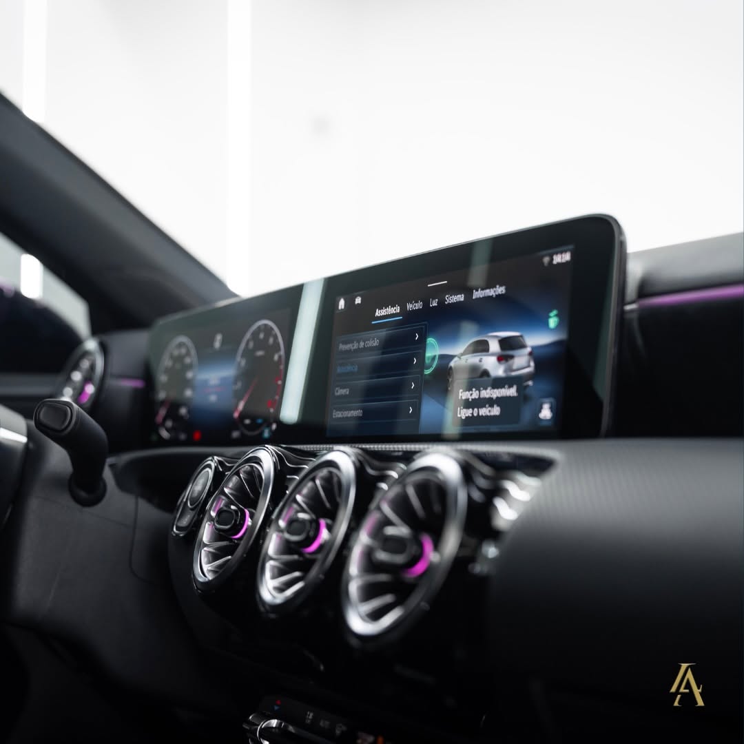 MERCEDES-BENZ A200 AMG LINE - Imagem 18