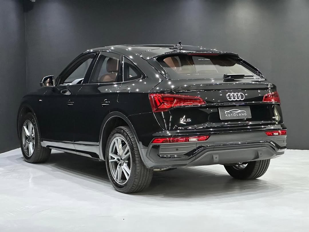 AUDI Q5 55 TFSI PHEV SPORTBACK PERFORMANCE BLACK QUATTRO S TRONIC - Imagem 2