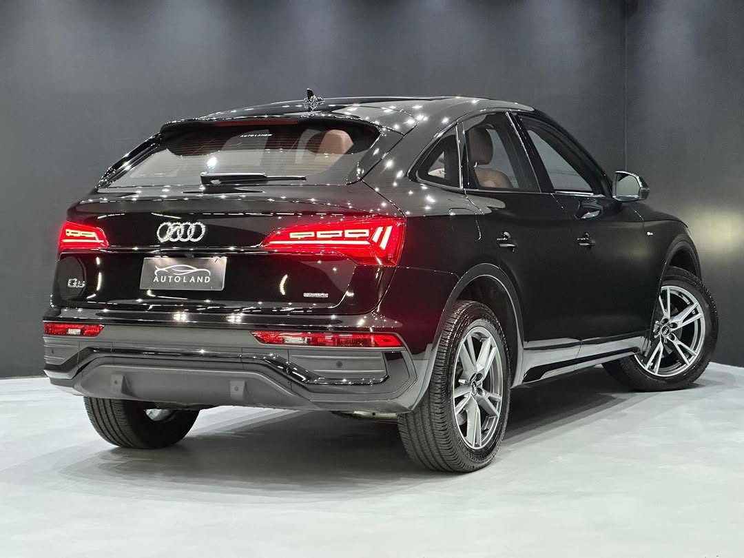 AUDI Q5 55 TFSI PHEV SPORTBACK PERFORMANCE BLACK QUATTRO S TRONIC - Imagem 4