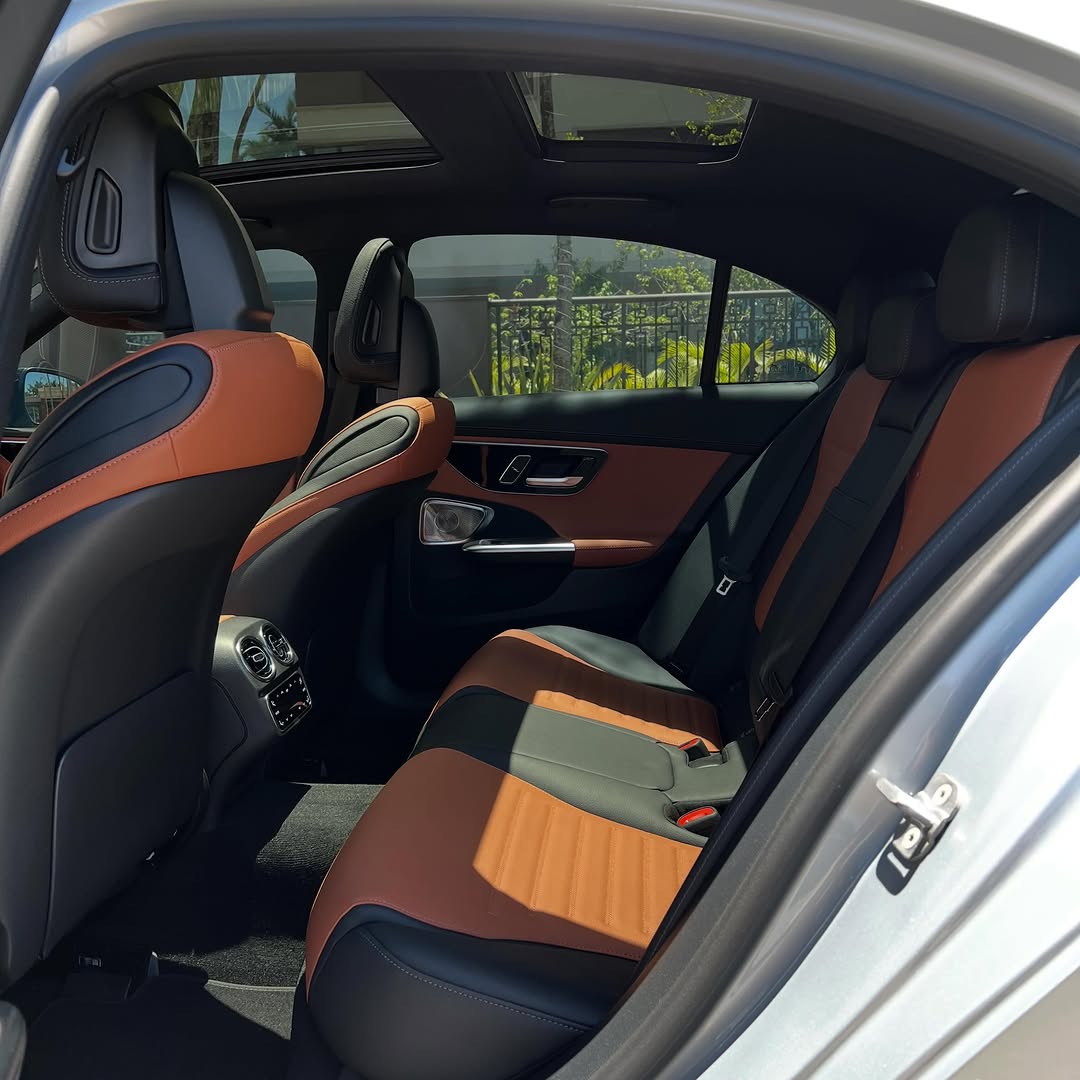 MERCEDES-BENZ C300 AMG LINE - Imagem 9