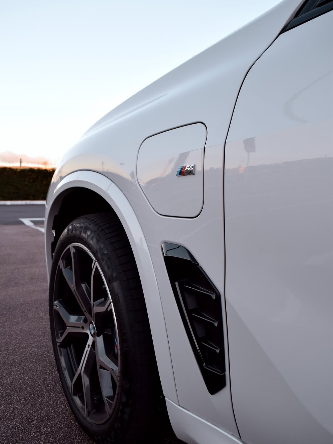 BMW X5 XDRIVE50E M SPORT - Imagem 6