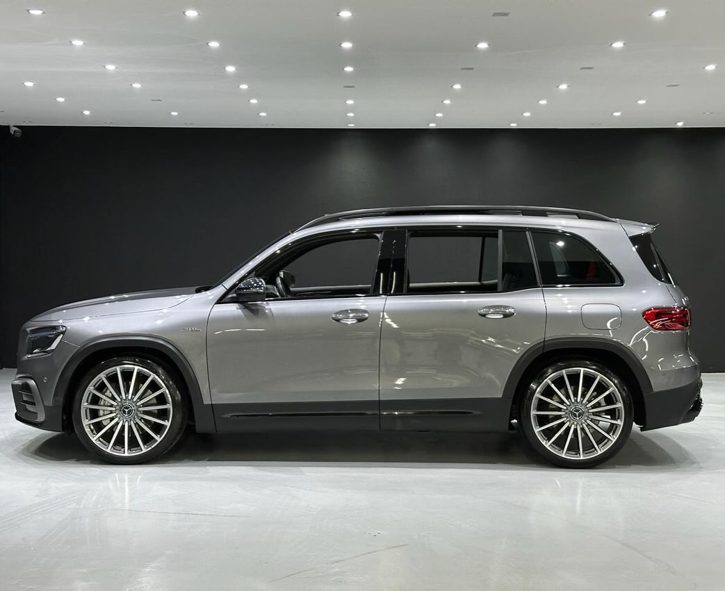 MERCEDES-BENZ GLB 35 AMG - Imagem 10