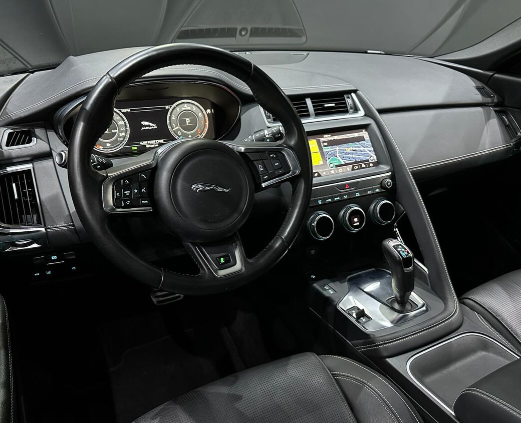 JAGUAR E-PACE R-DYNAMIC - Imagem 7