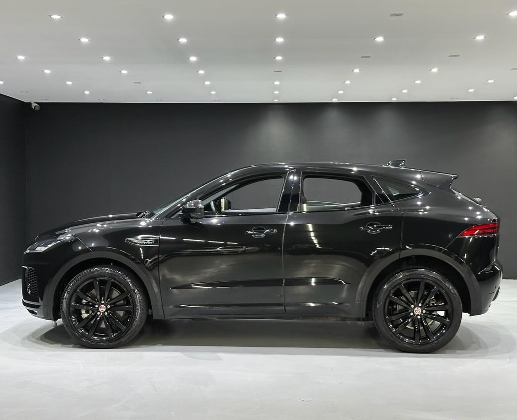 JAGUAR E-PACE R-DYNAMIC - Imagem 10