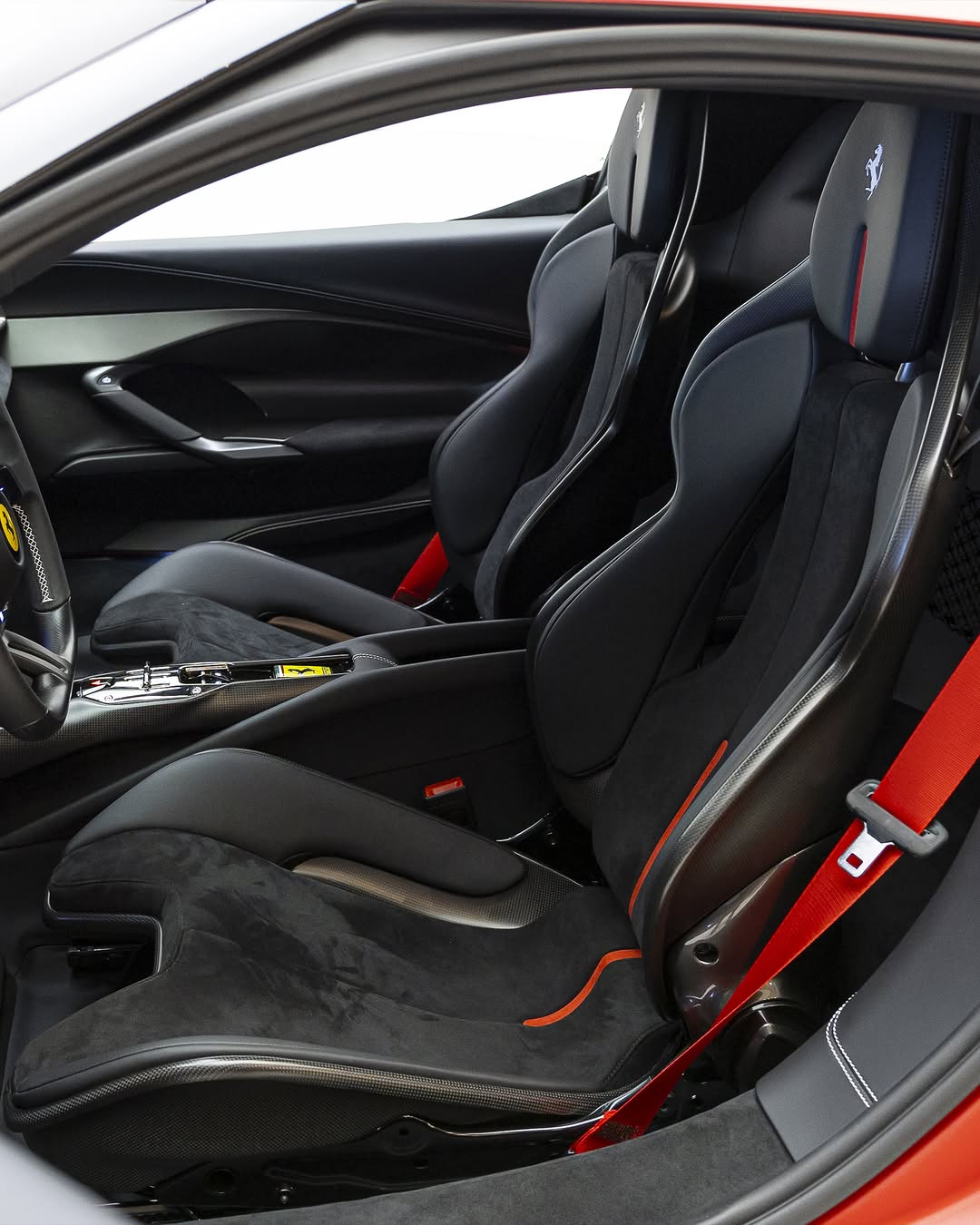 FERRARI 296 GTB - Imagem 4