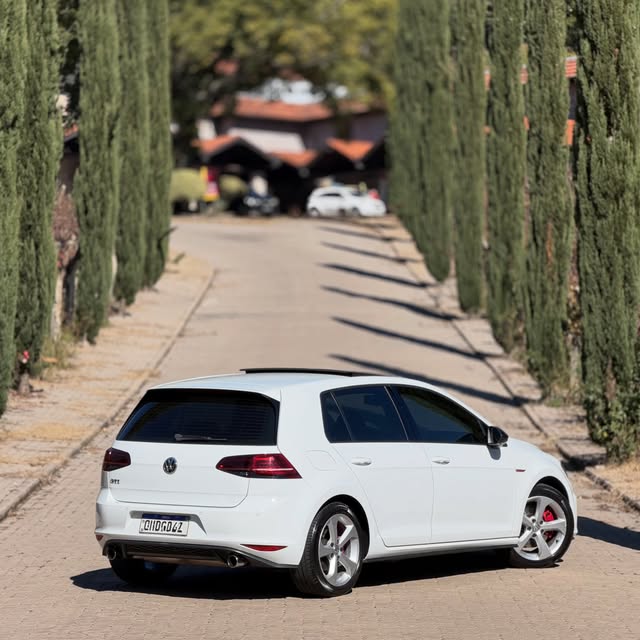 VOLKSWAGEN GOLF GTI - Imagem 14