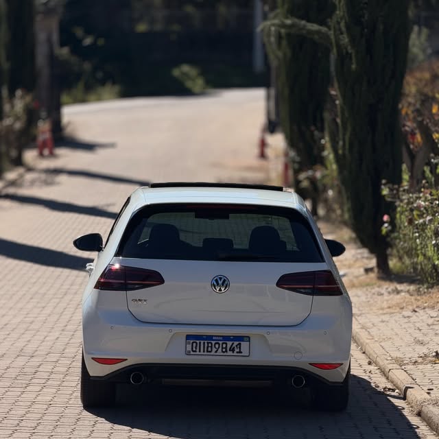 VOLKSWAGEN GOLF GTI - Imagem 18