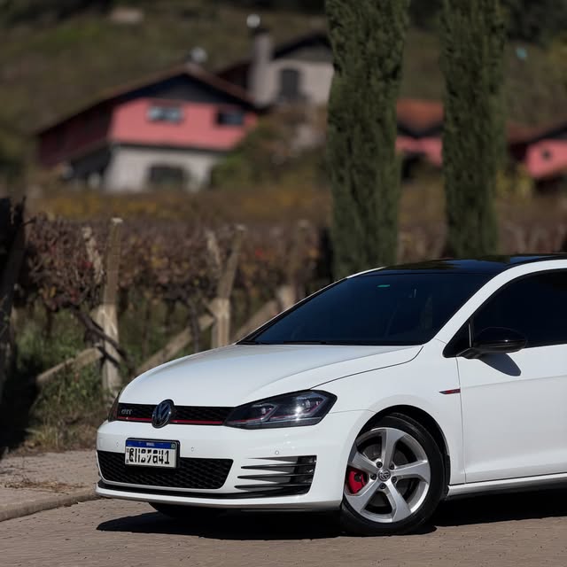 VOLKSWAGEN GOLF GTI - Imagem 5