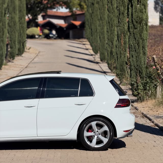 VOLKSWAGEN GOLF GTI - Imagem 7