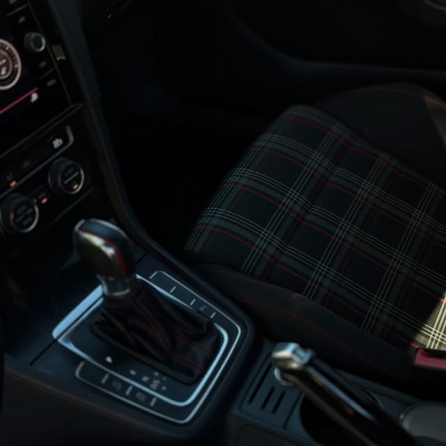 VOLKSWAGEN GOLF GTI - Imagem 9