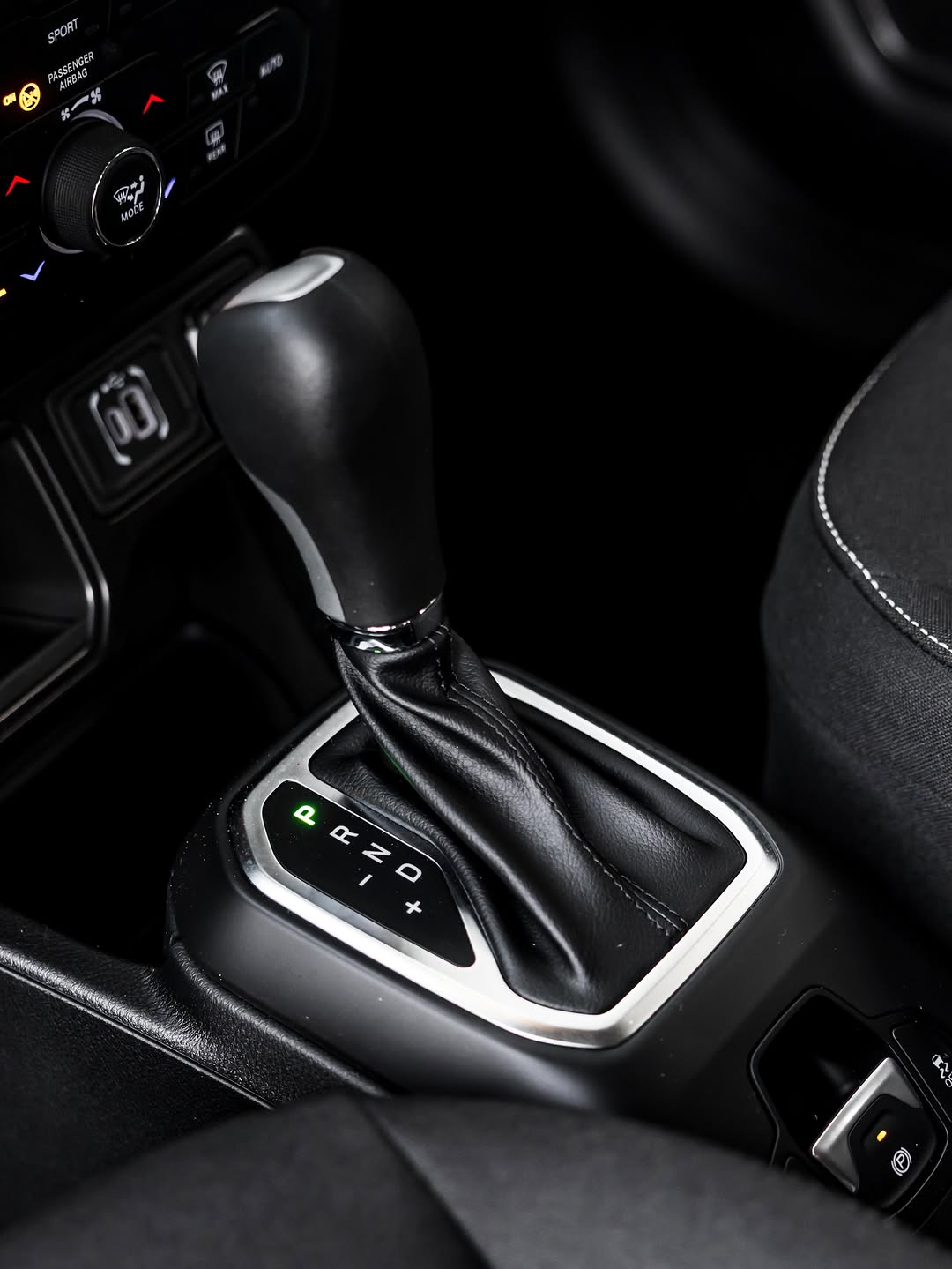 JEEP RENEGADE ALTITUDE - Imagem 6