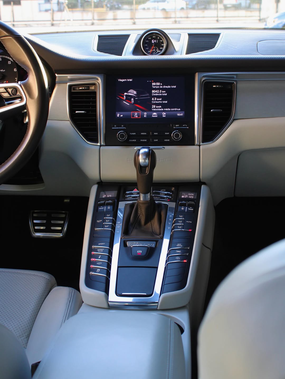 PORSCHE MACAN TURBO - Imagem 5