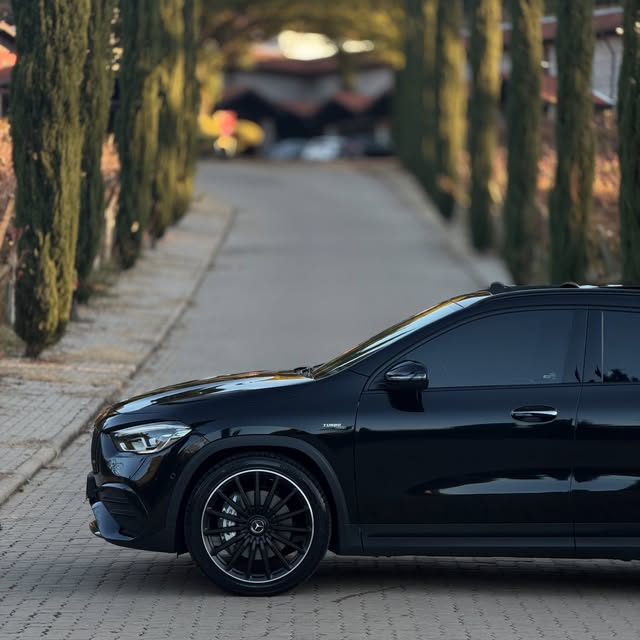 MERCEDES-BENZ GLA35 AMG 4MATIC - Imagem 3