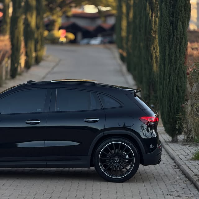 MERCEDES-BENZ GLA35 AMG 4MATIC - Imagem 4