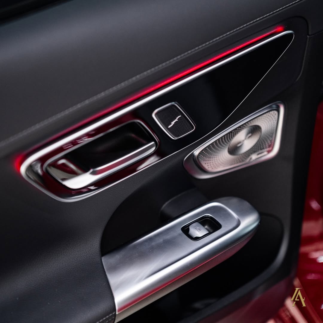 MERCEDES-BENZ C300 AMG LINE - Imagem 17