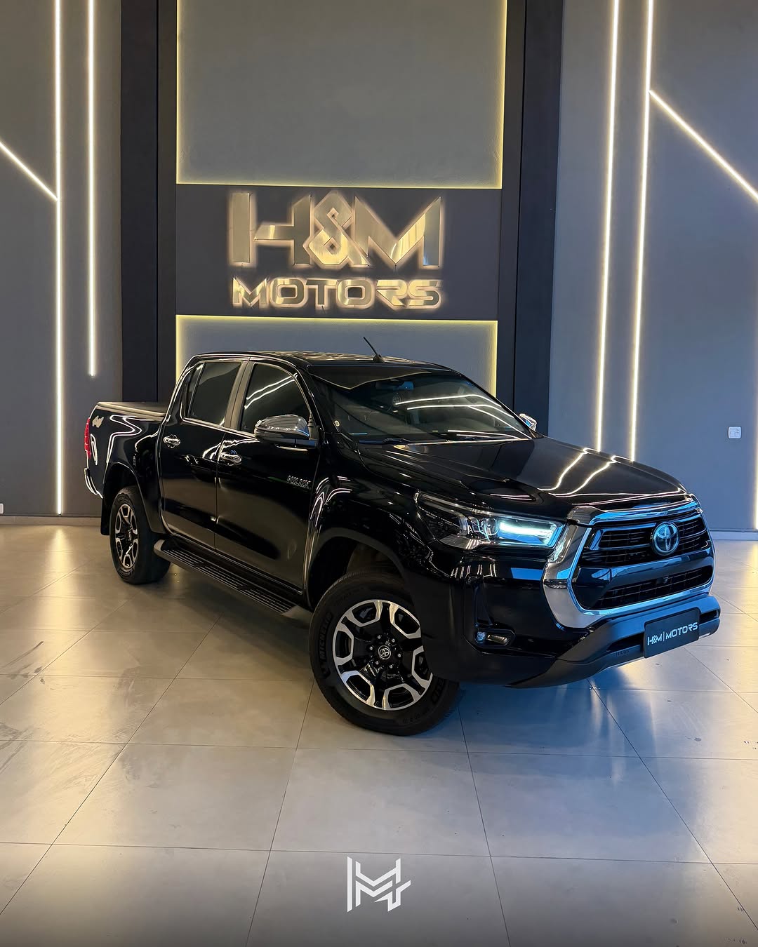 TOYOTA HILUX SRX 2.8 4X4 AUTOMÁTICA - Imagem 1
