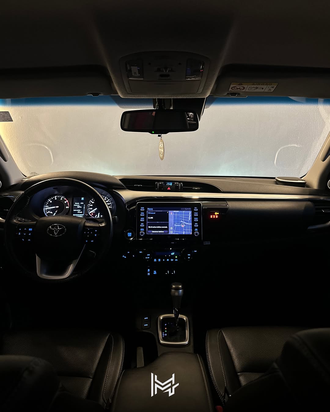 TOYOTA HILUX SRX 2.8 4X4 AUTOMÁTICA - Imagem 3