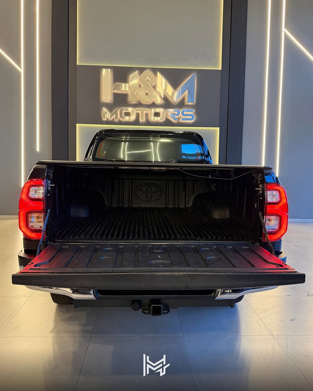 TOYOTA HILUX SRX 2.8 4X4 AUTOMÁTICA - Imagem 9