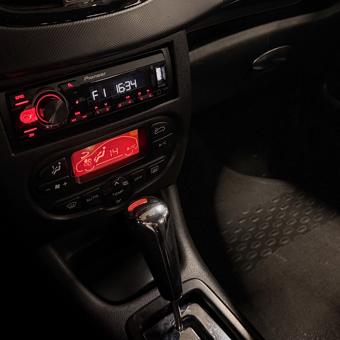 PEUGEOT 207 XS - Imagem 7