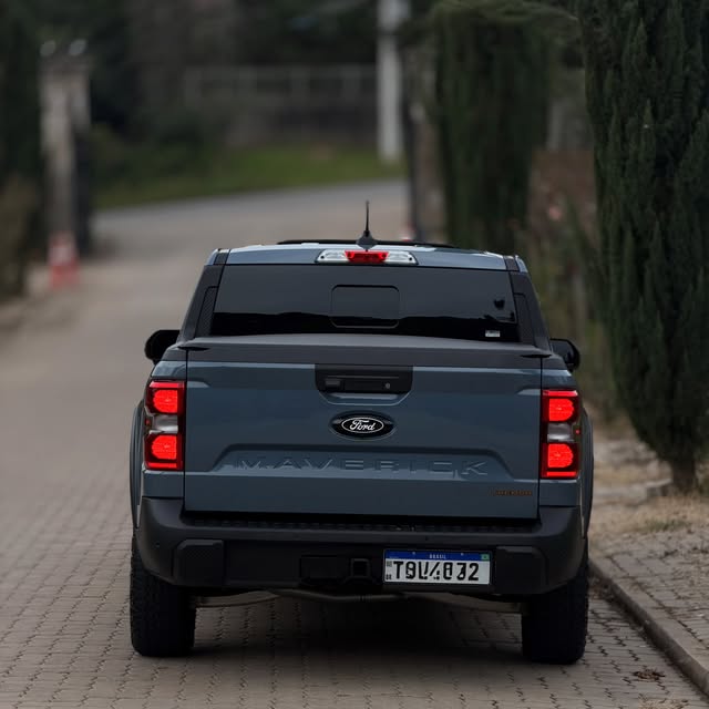 FORD MAVERICK FX4 LARIAT - Imagem 17
