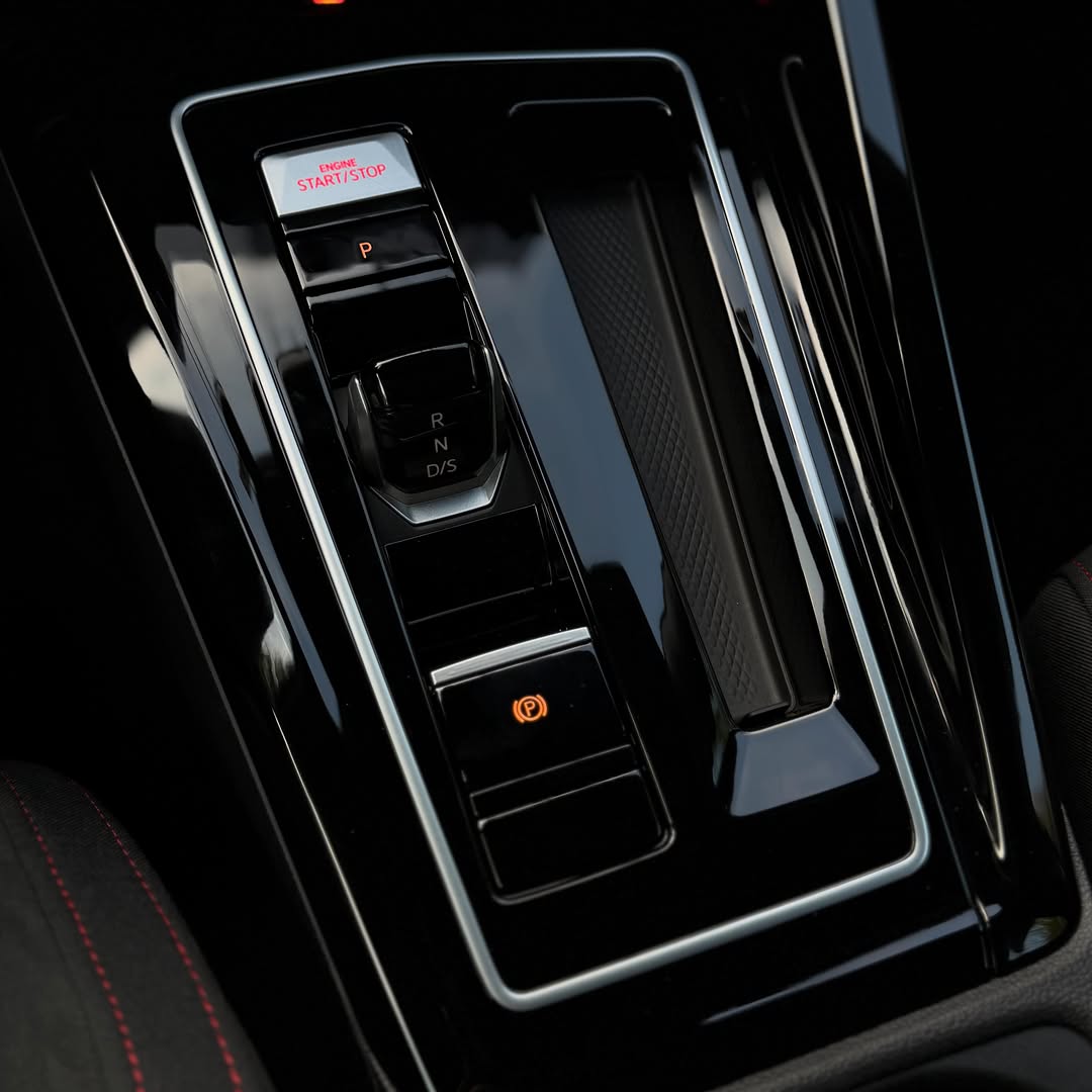 VOLKSWAGEN GOLF GTI - Imagem 9