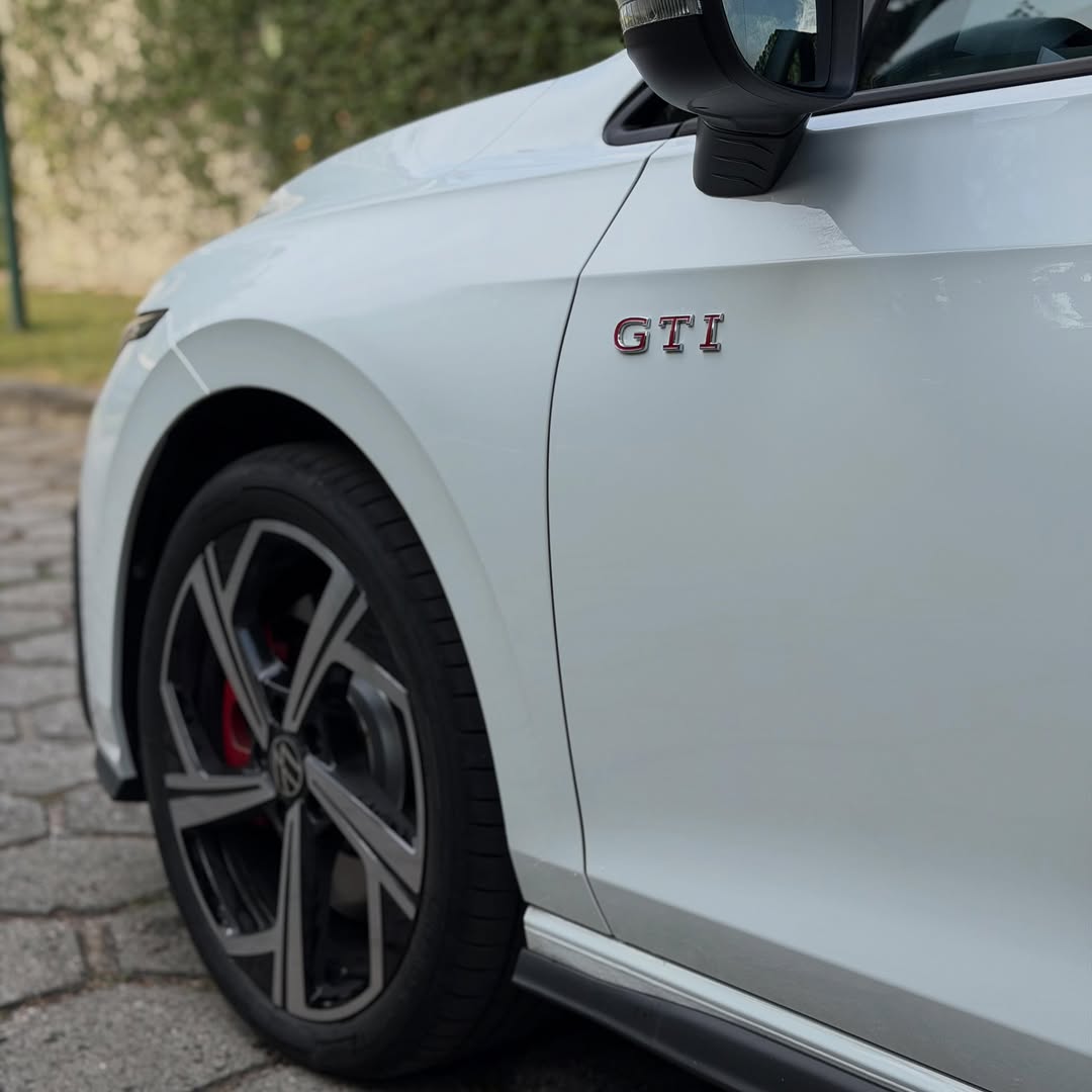 VOLKSWAGEN GOLF GTI - Imagem 10