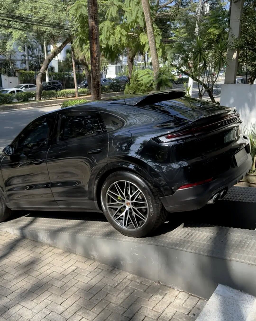 PORSCHE CAYENNE COUPÉ E-HYBRID - Imagem 7