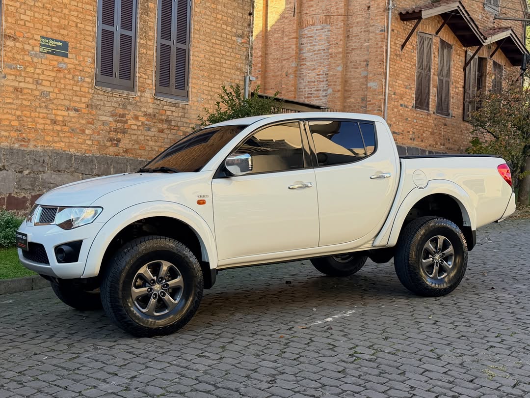 MITSUBISHI L200 HPE - Imagem 2