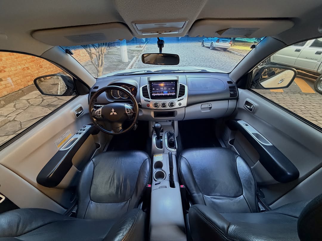 MITSUBISHI L200 HPE - Imagem 12